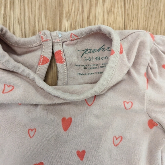 Pehr hearts bodysuit with puff sleeves (3-6 M) - Picture 2 of 2